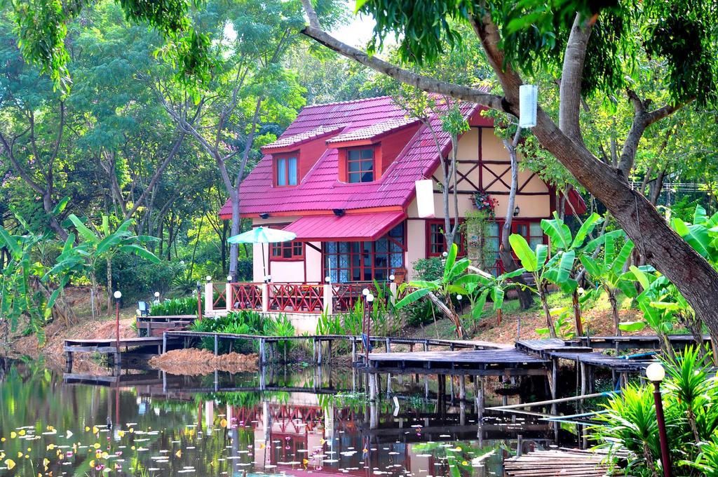 Golden Lake View Boutique Resort Kanchanaburi Bagian luar foto