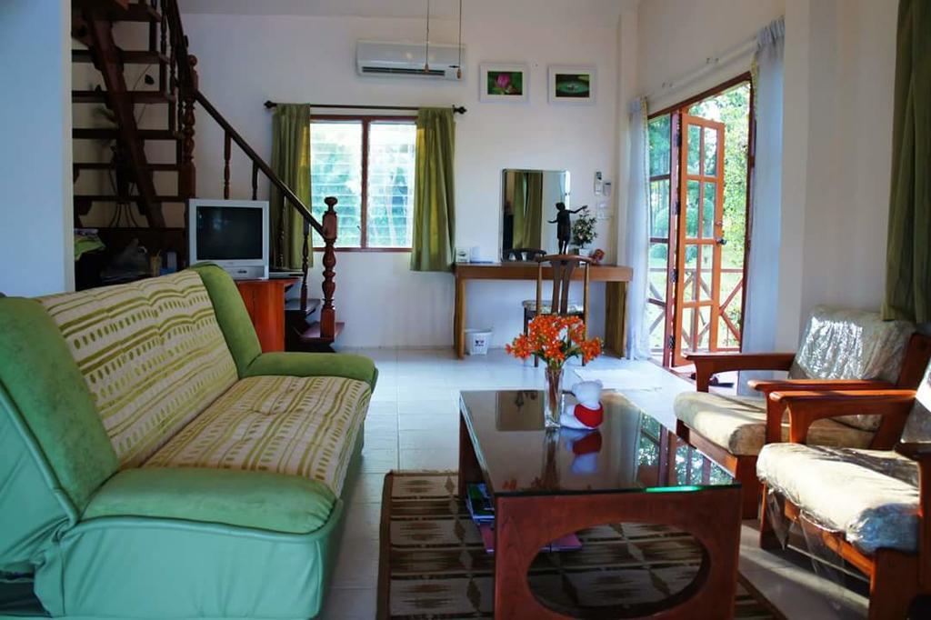Golden Lake View Boutique Resort Kanchanaburi Bagian luar foto