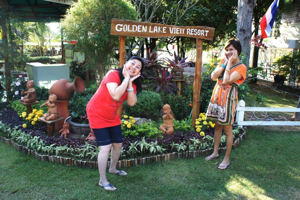 Golden Lake View Boutique Resort Kanchanaburi Bagian luar foto