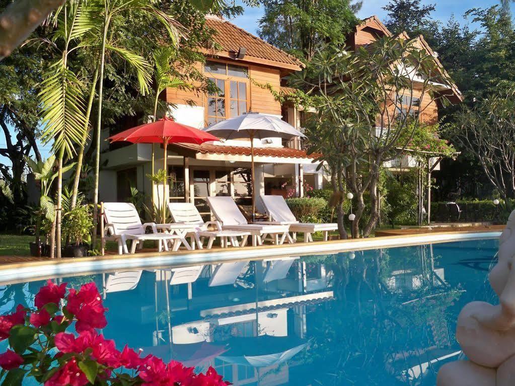 Golden Lake View Boutique Resort Kanchanaburi Bagian luar foto